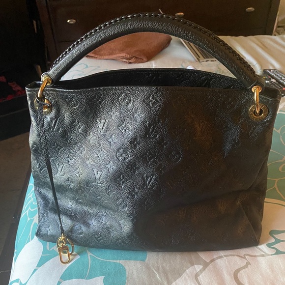 Louis Vuitton Black Empreinte Artsy Shoulder Bag - Picture 2 of 13